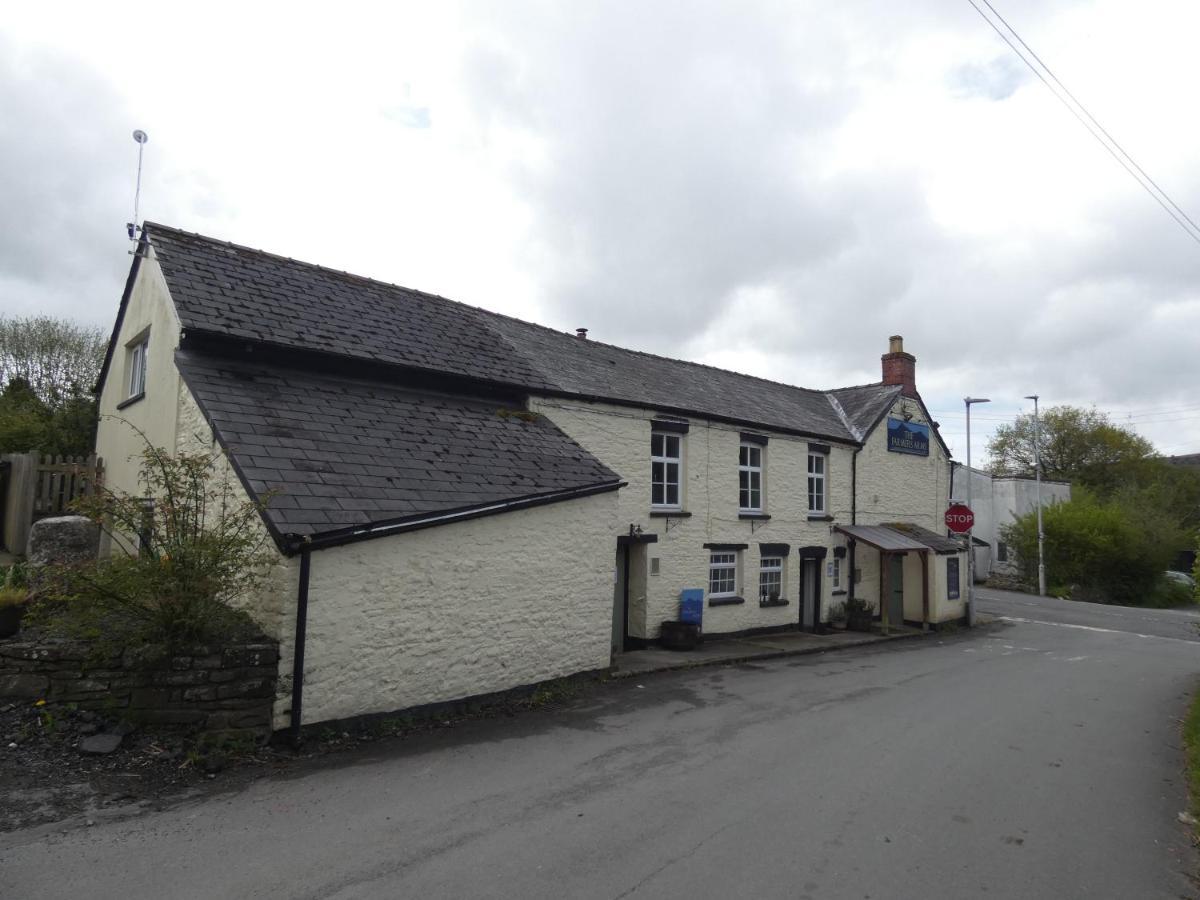 Llanwddyn  The Farmers Arms, Cwmdu מראה חיצוני תמונה